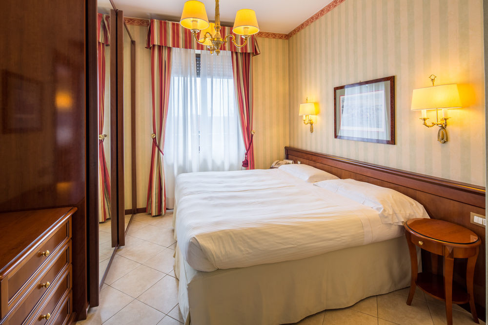 Unaway Hotel & Residence Linea Uno Milano Exterior foto